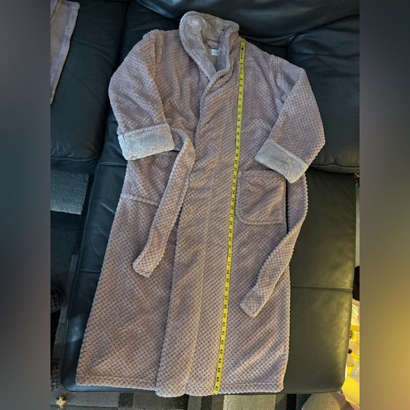 NWOT Carole Hochman women's textured pink plush wrap long robe, Size S - Picture 13 of 16